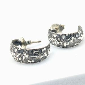 Vintages signed 925 sterling silver floral engraved earrings